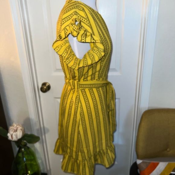 NWT yellow/gold & black dress - Picture 9 of 14